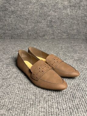 XOXO Classic Perforated Loafers in Brown Faux Leather NWOB Size 8
